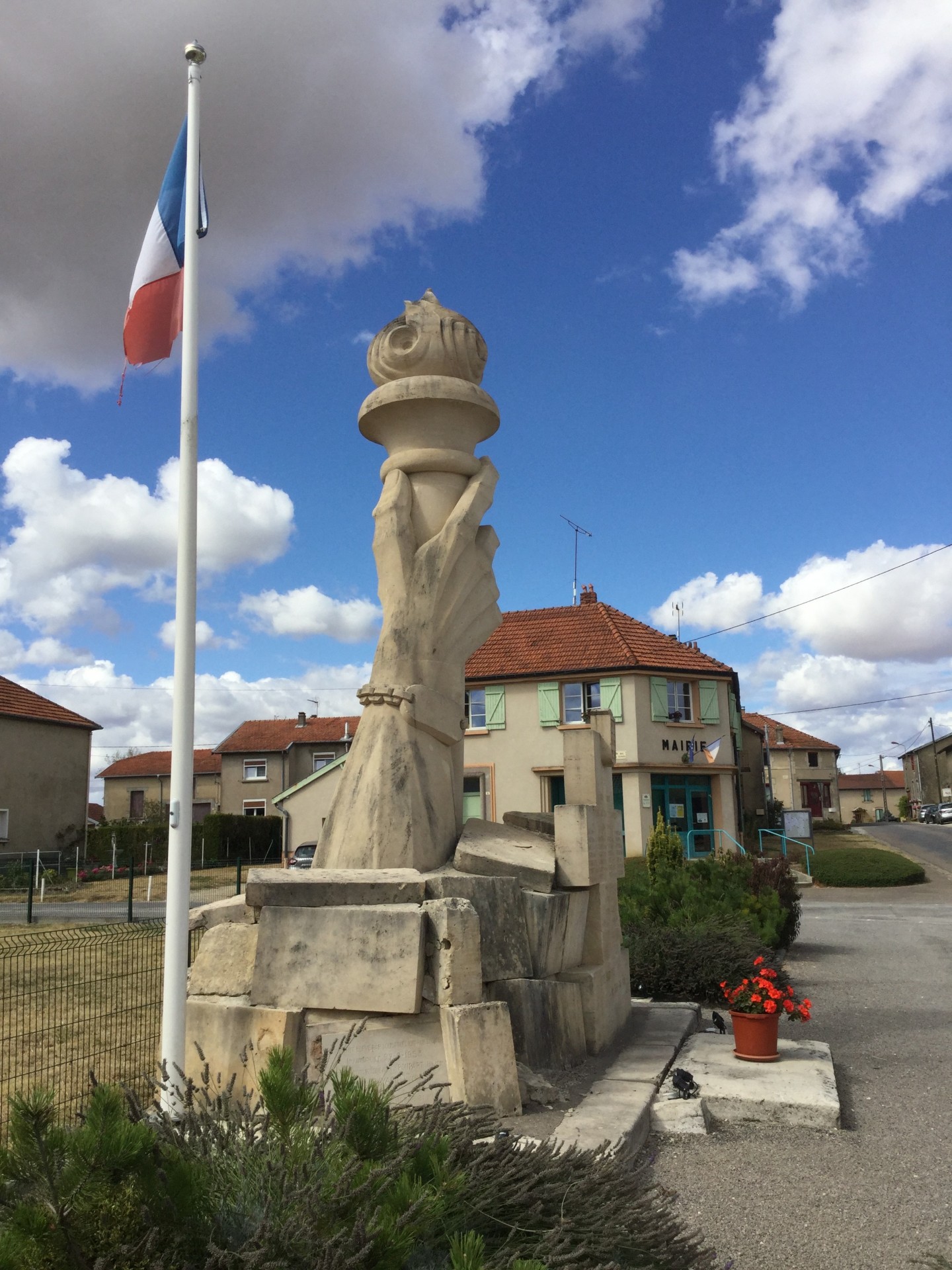 Vue de la Mairie